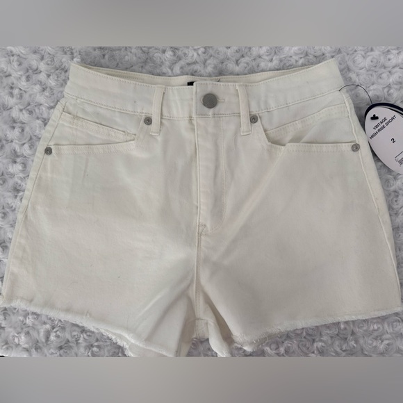 NWT Scoop White Frayed Edge Denim Shorts - Picture 1 of 4